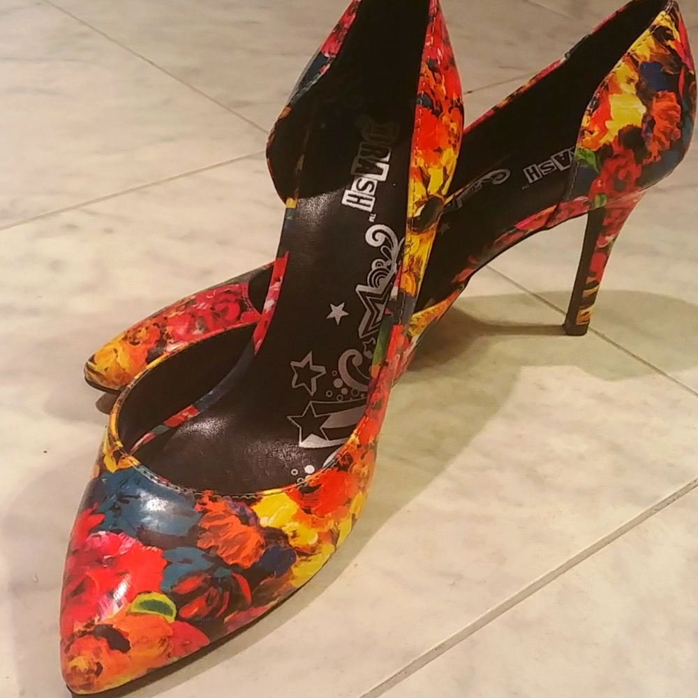 Sexy colorful ‘TRASH’ 👠